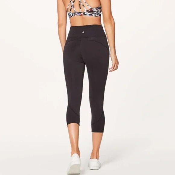 Lululemon Worn Once In Movement Crop *Everlux 19" in Black - Picture 1 of 10